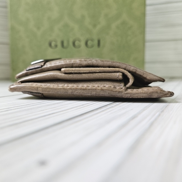Gucci Leather Monogram Bi Fold Wallet in Beige and Silver - Picture 6 of 15